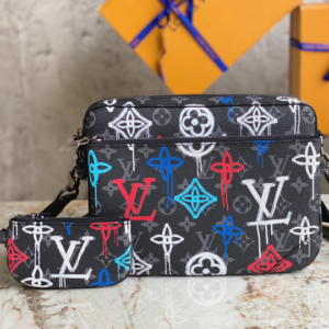 Louis Vuitton Trio Printed Men’s Small Messenger Handbag