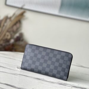 Louis Vuitton Haig Zippy Organizer Wallet