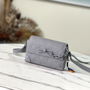 Louis Vuitton Steamer Wearable Wallet – Gray