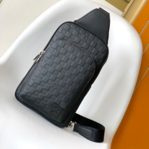 Louis Vuitton Avenue Shoulder Bag – Black